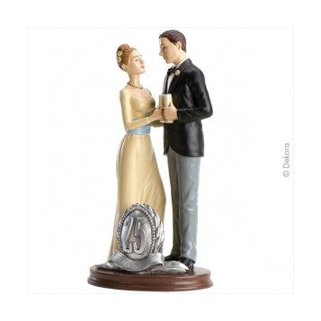 FIGURA 25ANIVERSARIO CON BASE DE MADERA