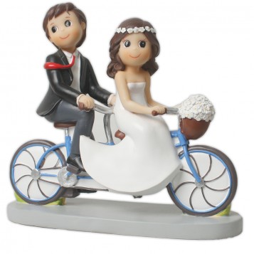 Figura novios en tándem para tarta de boda