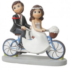 Figura novios en tándem para tarta de boda